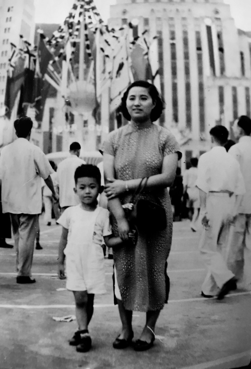 Mak Ming & Mother in HK